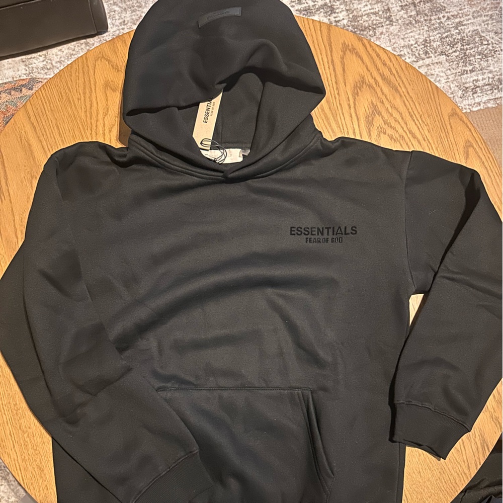 Fear of God Essentials Men’s Pullover Hoodie Black Large